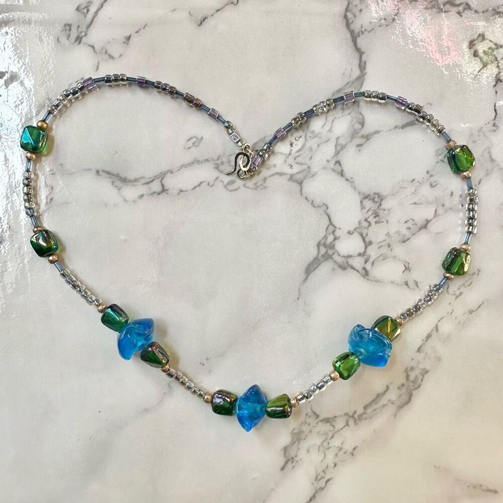 Blue green beaded necklace - Picture 2 of 10